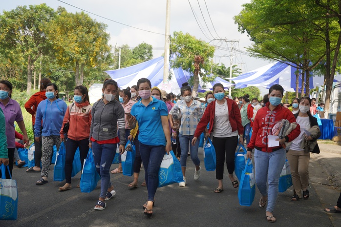 Bị buộc thôi việc ngay trước Tết vì doanh nghiệp "né thưởng": Người lao động có 2 cách đòi quyền lợi- Ảnh 2. Bị buộc thôi việc ngay trước Tết vì doanh nghiệp "né thưởng": Người lao động có 2 cách đòi quyền lợi- Ảnh 2.