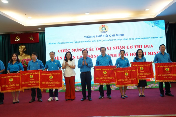 Công đoàn TP HCM: Nhiều giải pháp hỗ trợ công nhân mất việc, giảm giờ làm- Ảnh 5. Công đoàn TP HCM: Nhiều giải pháp hỗ trợ công nhân mất việc, giảm giờ làm- Ảnh 5.