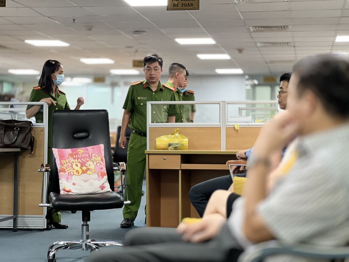 Lý lịch bất ngờ của ông Đinh Trường Chinh - người vừa bị khởi tố- Ảnh 3. Lý lịch bất ngờ của ông Đinh Trường Chinh - người vừa bị khởi tố- Ảnh 3.
