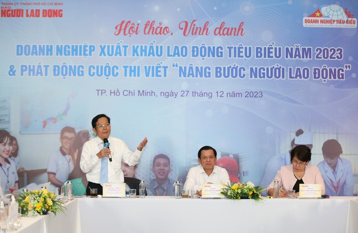 TS Tô Đình Tuân, Tổng Biên tập Báo Người Lao Động, phát biểu tại hội thảo Ảnh: HOÀNG TRIỀU TS Tô Đình Tuân, Tổng Biên tập Báo Người Lao Động, phát biểu tại hội thảo Ảnh: HOÀNG TRIỀU
