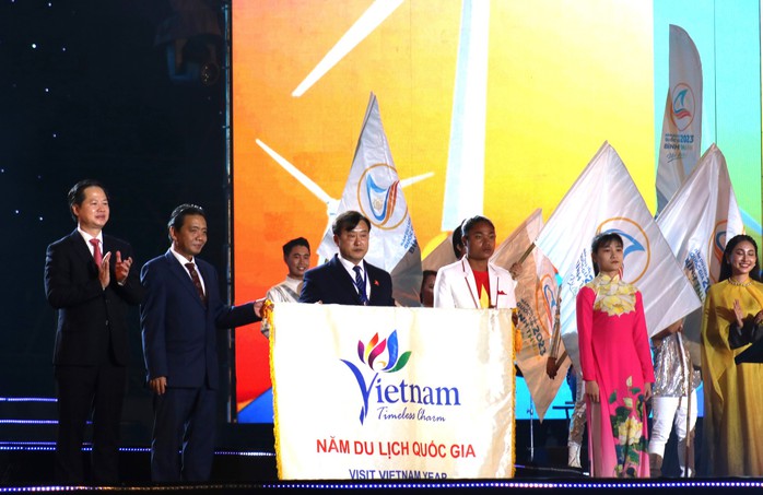 Hình ảnh rực rỡ lễ Bế mạc Năm Du lịch quốc gia 2023- Ảnh 10. Hình ảnh rực rỡ lễ Bế mạc Năm Du lịch quốc gia 2023- Ảnh 10.