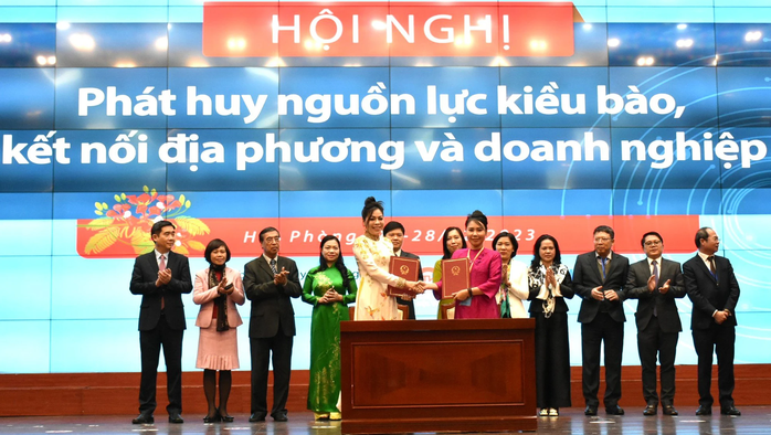 Phát huy nguồn lực kiều bào xây dựng đất nước- Ảnh 1. Phát huy nguồn lực kiều bào xây dựng đất nước- Ảnh 1.
