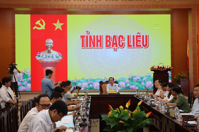 CLIP: Tuyến đường “kỳ lạ” ở Bạc Liêu sắp được thông tuyến- Ảnh 1. CLIP: Tuyến đường “kỳ lạ” ở Bạc Liêu sắp được thông tuyến- Ảnh 1.