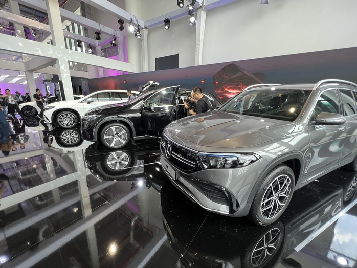 Sức mua giảm, hàng loạt ô tô vẫn mở bán- Ảnh 5. Sức mua giảm, hàng loạt ô tô vẫn mở bán- Ảnh 5.