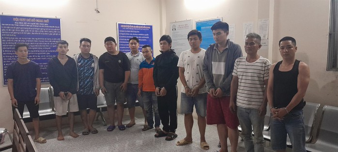 Công an bắt 2 nhóm đá gà ở quận 11 - TP HCM- Ảnh 1. Công an bắt 2 nhóm đá gà ở quận 11 - TP HCM- Ảnh 1.