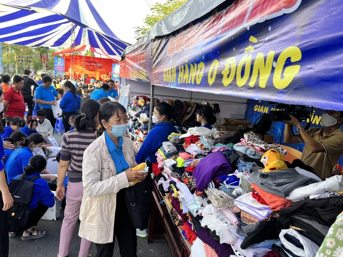 Cần Thơ: Tổ chức chương trình "Chợ Tết Công đoàn năm 2024"- Ảnh 1. Cần Thơ: Tổ chức chương trình "Chợ Tết Công đoàn năm 2024"- Ảnh 1.