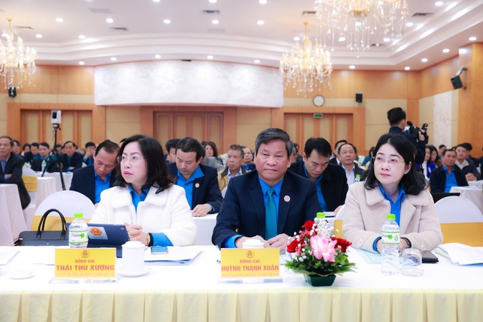 Nghiên cứu, học tập Nghị quyết Đại hội XIII Công đoàn Việt Nam- Ảnh 3. Tham gia nghiên cứu, học tập, quán triệt Nghị quyết Đại hội XIII Công đoàn Việt Nam