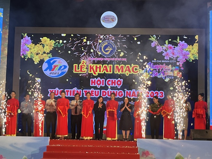 TP HCM tổ chức Hội chợ Xúc tiến tiêu dùng tại Công viên Văn hóa Đầm Sen- Ảnh 1. TP HCM tổ chức Hội chợ Xúc tiến tiêu dùng tại Công viên Văn hóa Đầm Sen- Ảnh 1.