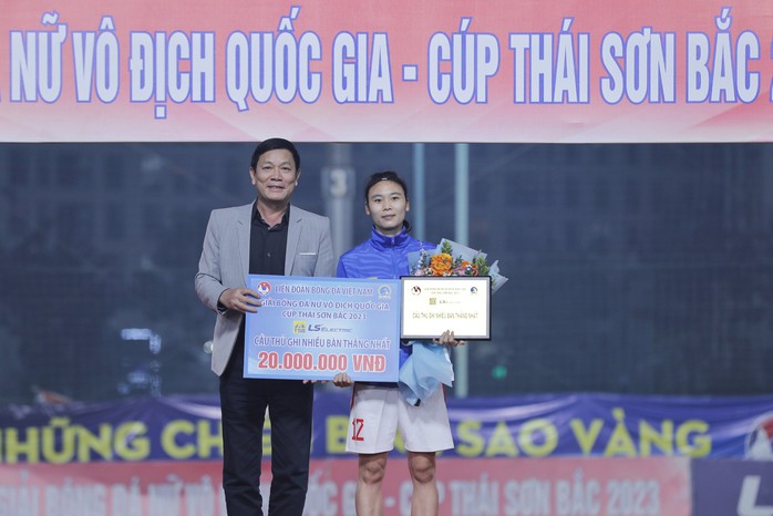 Giải nữ VĐQG 2023: TP HCM I bảo vệ thành công ngôi hậu, Than KSVN về nhì- Ảnh 5. Giải nữ VĐQG 2023: TP HCM I bảo vệ thành công ngôi hậu, Than KSVN về nhì- Ảnh 5.