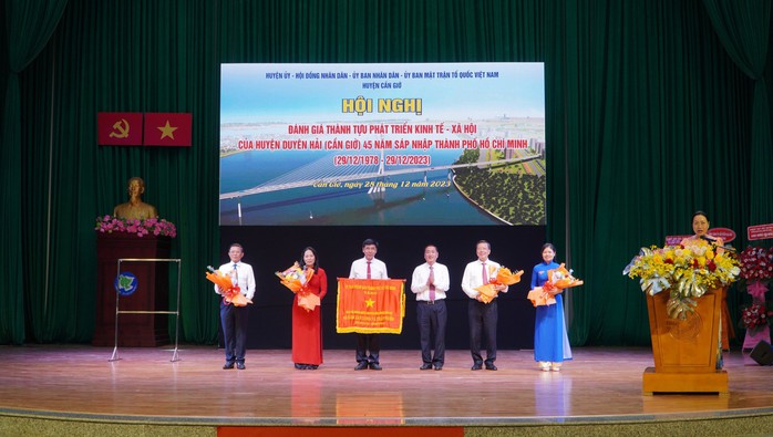 Cần Giờ phải trở thành viên ngọc sáng của TP HCM- Ảnh 2. Cần Giờ phải trở thành viên ngọc sáng của TP HCM- Ảnh 2.