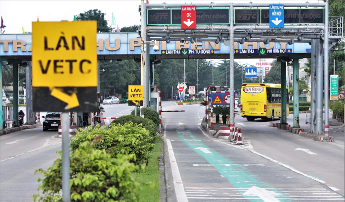 Người dân phản ứng khi 2 trạm thu phí Bến Thủy lại tăng giá vé- Ảnh 1. Người dân phản ứng khi 2 trạm thu phí Bến Thủy lại tăng giá vé- Ảnh 1.