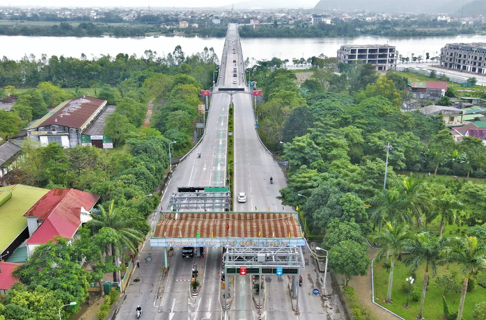 Người dân phản ứng khi 2 trạm thu phí Bến Thủy lại tăng giá vé- Ảnh 2. Người dân phản ứng khi 2 trạm thu phí Bến Thủy lại tăng giá vé- Ảnh 2.