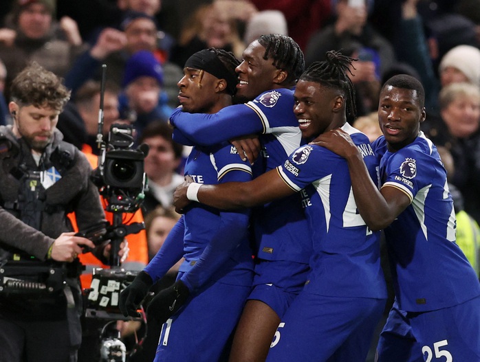 Dàn sao trẻ ghi dấu ấn, Chelsea thắng nghẹt thở Palace phút 89- Ảnh 2. Dàn sao trẻ ghi dấu ấn, Chelsea thắng nghẹt thở Palace phút 89- Ảnh 2.