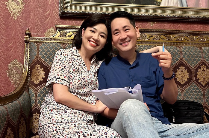 Đạo diễn Lê Minh tiết lộ lý do mời Lê Khánh đóng phim Tết
- Ảnh 1. Đạo diễn Lê Minh tiết lộ lý do mời Lê Khánh đóng phim Tết
- Ảnh 1.