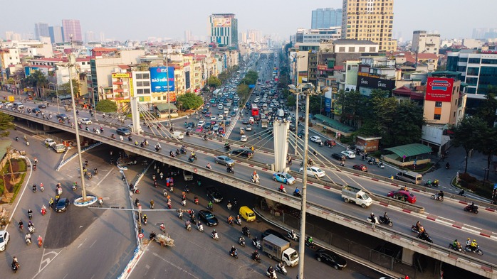 VIDEO: Ngã Tư Sở thông suốt sau khi phân luồng lại- Ảnh 3. VIDEO: Ngã Tư Sở thông suốt sau khi phân luồng lại- Ảnh 3.