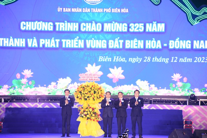 TP Biên Hòa kỷ niệm 325 năm hình thành và phát triển- Ảnh 3. TP Biên Hòa kỷ niệm 325 năm hình thành và phát triển- Ảnh 3.
