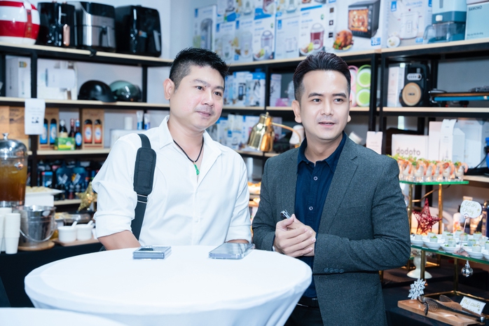 Lương Thế Thành, Thanh Bình mừng Hùng Thuận biến hóa kinh doanh- Ảnh 6. Lương Thế Thành, Thanh Bình mừng Hùng Thuận biến hóa kinh doanh- Ảnh 6.