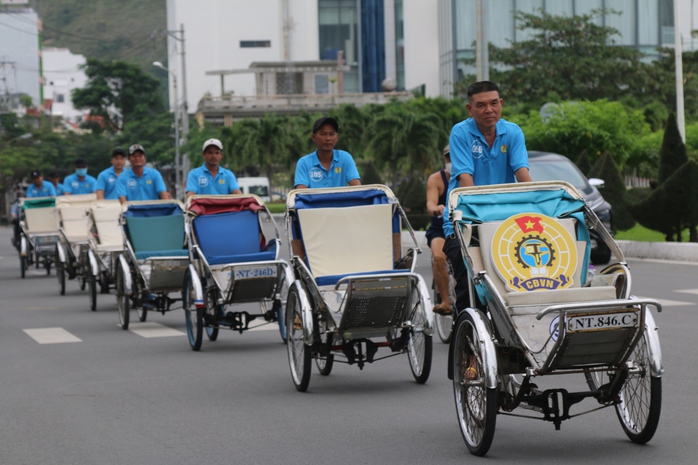 Khánh Hòa: 264 lao động hành nghề xích lô tham gia nghiệp đoàn- Ảnh 5. Khánh Hòa: 264 lao động hành nghề xích lô tham gia nghiệp đoàn- Ảnh 5.
