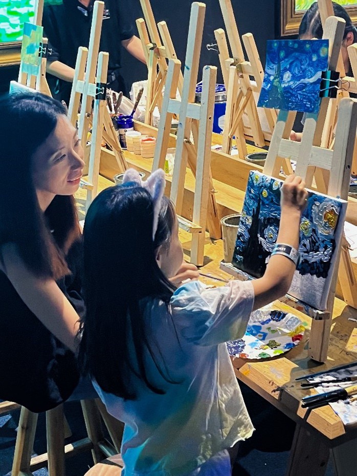 Triển lãm Van Gogh Art Lighting Experience nằm trong top điểm đến đón năm mới được yêu thích nhất TP HCM- Ảnh 4.