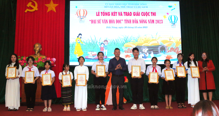 Hơn 3.000 bài dự thi "Đại sứ Văn hóa đọc tỉnh Đắk Nông năm 2023"- Ảnh 2. Hơn 3.000 bài dự thi "Đại sứ Văn hóa đọc tỉnh Đắk Nông năm 2023"- Ảnh 2.