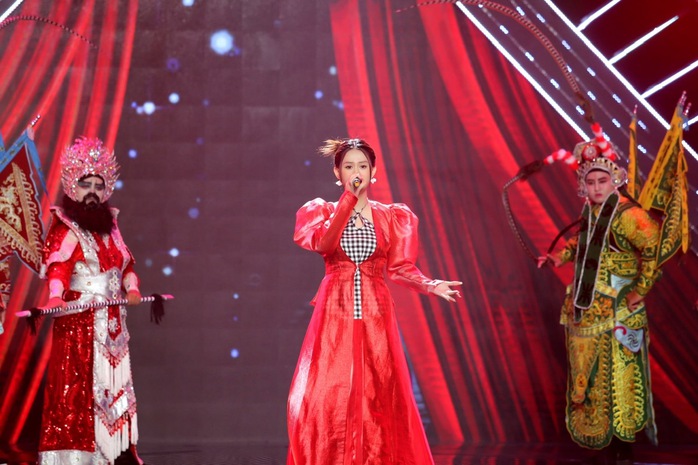 Jee Trần đưa rap vào dân ca
- Ảnh 2. Jee Trần đưa rap vào dân ca
- Ảnh 2.