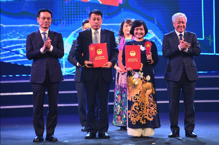 "Chào tiếng Việt' và sách về ranh giới ngoài thềm lục địa đoạt giải A Giải thưởng Sách quốc gia- Ảnh 1. "Chào tiếng Việt' và sách về ranh giới ngoài thềm lục địa đoạt giải A Giải thưởng Sách quốc gia- Ảnh 1.