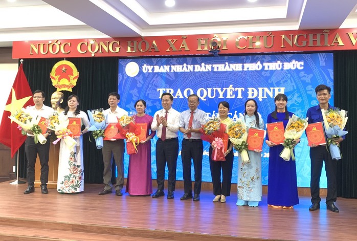 TP Thủ Đức có thêm 9 Phó Chủ tịch phường nhờ Nghị quyết 98- Ảnh 1. TP Thủ Đức có thêm 9 Phó Chủ tịch phường nhờ Nghị quyết 98- Ảnh 1.