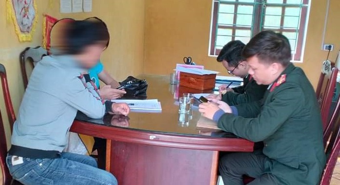 Phạt 2 người hoang tin "cô gái trẻ lây HIV cho nhiều người"- Ảnh 2. Phạt 2 người hoang tin "cô gái trẻ lây HIV cho nhiều người"- Ảnh 2.