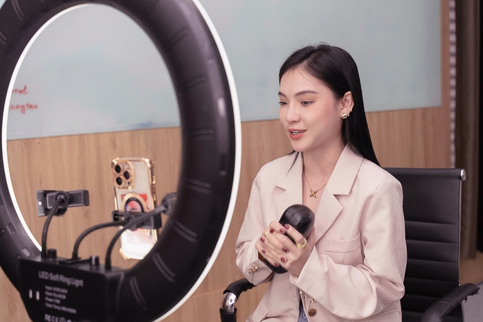 Chi chục triệu học livestream bán hàng- Ảnh 2. Chi chục triệu học livestream bán hàng- Ảnh 2.