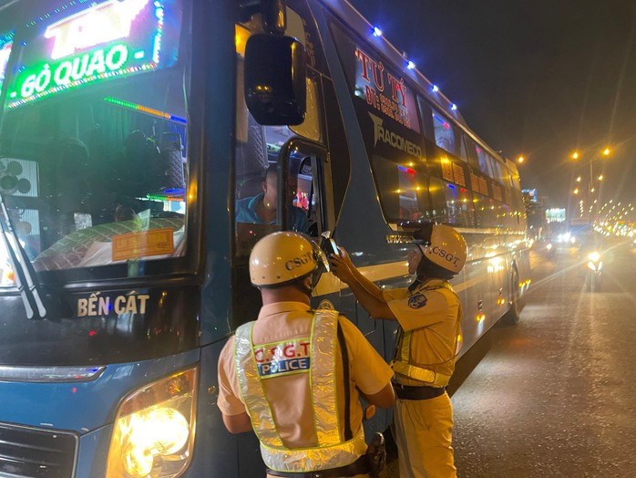 Phòng CSGT TP HCM thông tin 1 tuần kiểm tra nồng độ cồn- Ảnh 2. Phòng CSGT TP HCM thông tin 1 tuần kiểm tra nồng độ cồn- Ảnh 2.