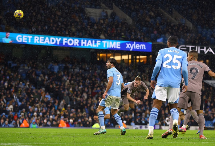 Rượt đuổi tỉ số nghẹt thở, Man City đánh rơi chiến thắng trước Tottenham- Ảnh 6. Rượt đuổi tỉ số nghẹt thở, Man City đánh rơi chiến thắng trước Tottenham- Ảnh 6.
