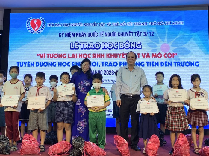 1,2 tỉ đồng chăm lo trẻ khuyết tật, mồ côi TP HCM- Ảnh 1. 1,2 tỉ đồng chăm lo trẻ khuyết tật, mồ côi TP HCM- Ảnh 1.