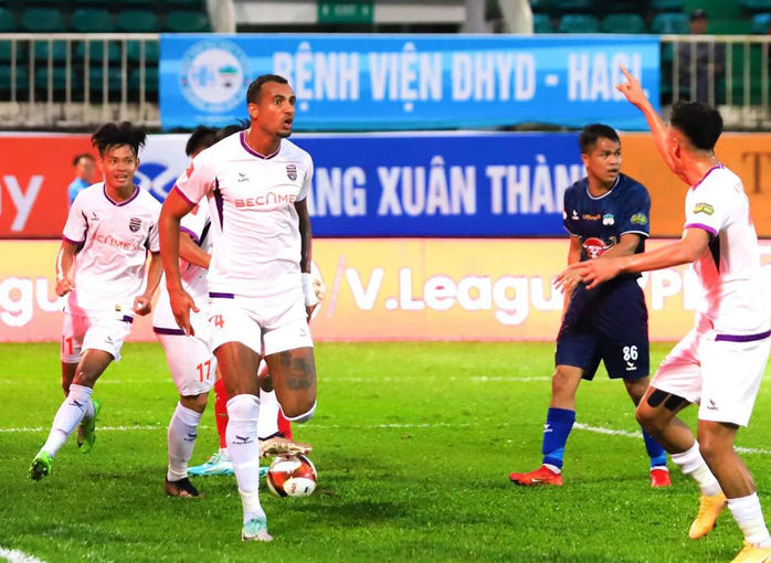 Tiến Linh "tịt ngòi", B.Bình Dương bị cầm chân- Ảnh 1. Tiến Linh "tịt ngòi", B.Bình Dương bị cầm chân- Ảnh 1.