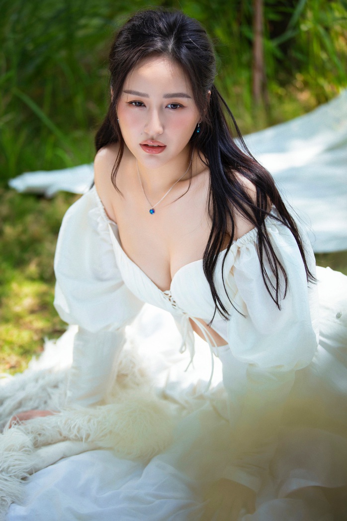 Động thái của diễn viên Vân Trang khi bị chỉ trích "quảng cáo lố"
- Ảnh 3. Động thái của diễn viên Vân Trang khi bị chỉ trích "quảng cáo lố"
- Ảnh 3.