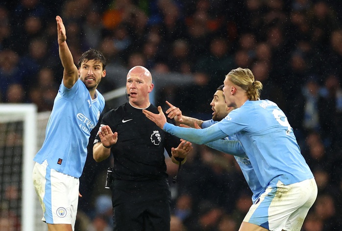 Liverpool vượt mặt Man City, Chelsea trở lại đường đua Ngoại hạng Anh - Ảnh 2. Liverpool vượt mặt Man City, Chelsea trở lại đường đua Ngoại hạng Anh - Ảnh 2.