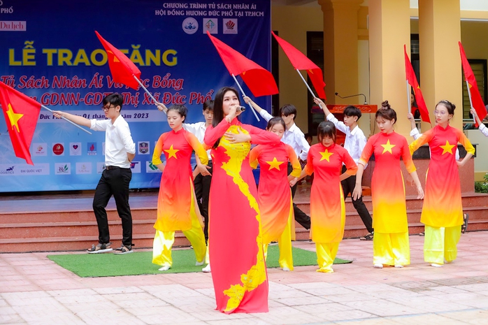 Kavie Trần đam mê với chuyến đi thiện nguyện
- Ảnh 1. Kavie Trần đam mê với chuyến đi thiện nguyện
- Ảnh 1.