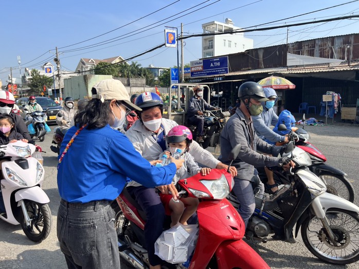 Hình ảnh đẹp ở cửa ngõ phía Tây TP HCM - Ảnh 2. Hình ảnh đẹp ở cửa ngõ phía Tây TP HCM - Ảnh 2.