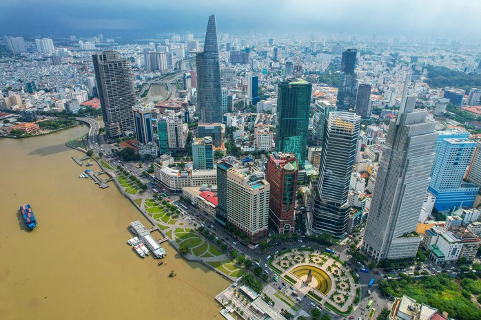 Rộn ràng trên bến dưới thuyền- Ảnh 1. Rộn ràng trên bến dưới thuyền- Ảnh 1.