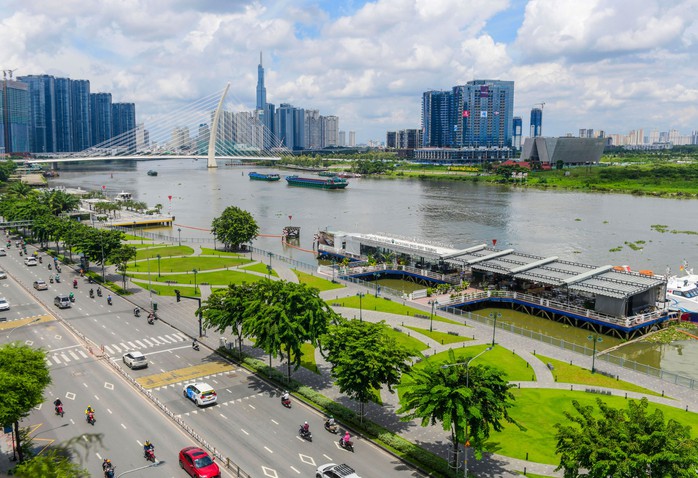 Rộn ràng trên bến dưới thuyền- Ảnh 5. Rộn ràng trên bến dưới thuyền- Ảnh 5.