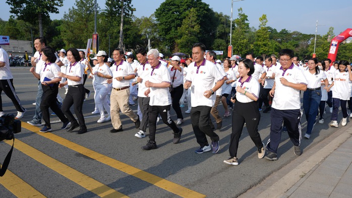 Bình Dương rộn ràng Giải việt dã "Chào năm mới" 2024- Ảnh 5. Bình Dương rộn ràng Giải việt dã "Chào năm mới" 2024- Ảnh 5.