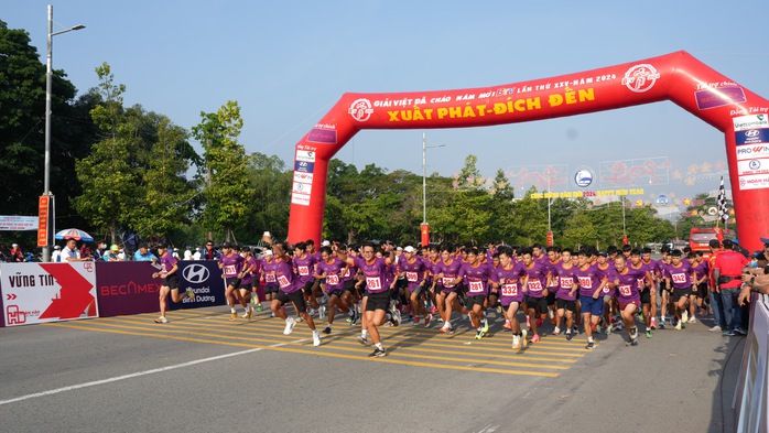 Bình Dương rộn ràng Giải việt dã "Chào năm mới" 2024- Ảnh 7. Bình Dương rộn ràng Giải việt dã "Chào năm mới" 2024- Ảnh 7.