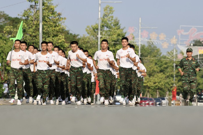 Bình Dương rộn ràng Giải việt dã "Chào năm mới" 2024- Ảnh 12. Bình Dương rộn ràng Giải việt dã "Chào năm mới" 2024- Ảnh 12.
