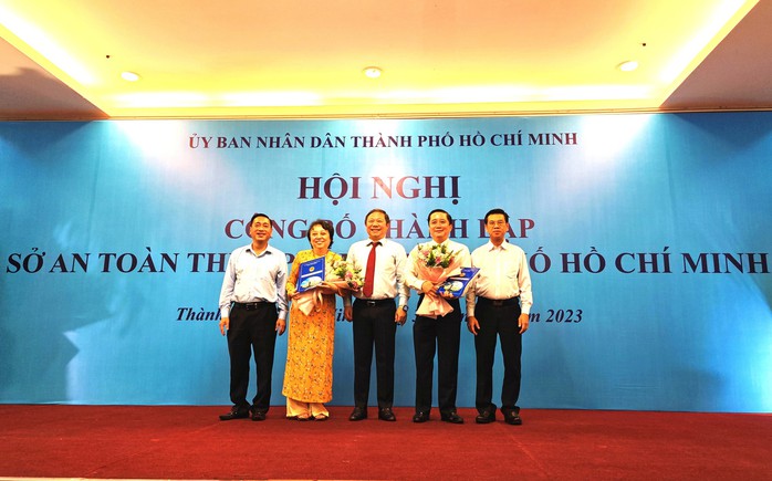 Công bố thành lập Sở An toàn thực phẩm đầu tiên của cả nước- Ảnh 1. Công bố thành lập Sở An toàn thực phẩm đầu tiên của cả nước- Ảnh 1.