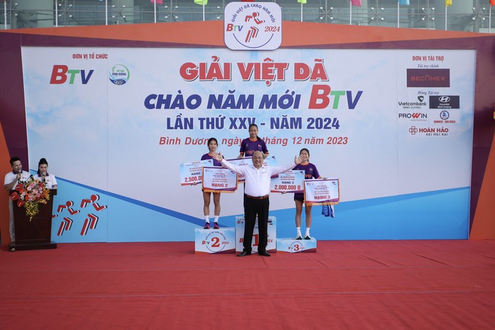 Bình Dương rộn ràng Giải việt dã "Chào năm mới" 2024- Ảnh 13. Bình Dương rộn ràng Giải việt dã "Chào năm mới" 2024- Ảnh 13.