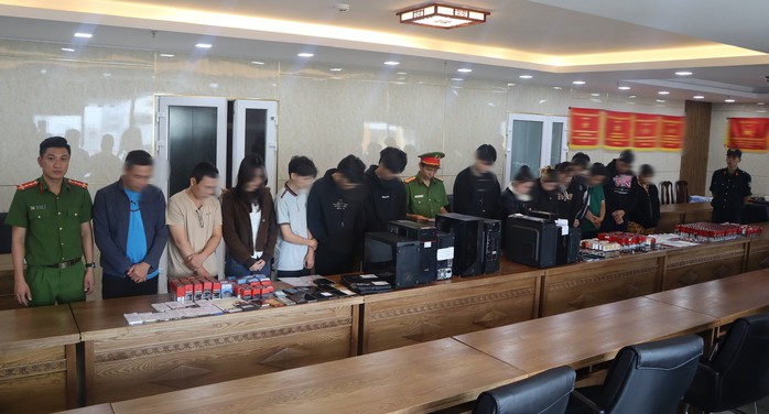 Triệt phá đường dây bán hóa đơn trái phép, tổng trị giá trên 25.000 tỉ đồng- Ảnh 1.