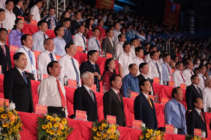 Chủ tịch nước Võ Văn Thưởng dự lễ 20 năm thành lập TP Cần Thơ trực thuộc Trung ương- Ảnh 3. Chủ tịch nước Võ Văn Thưởng dự lễ 20 năm thành lập TP Cần Thơ trực thuộc Trung ương- Ảnh 3.
