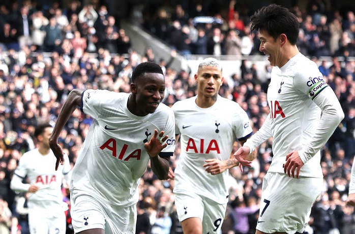 Thua liền 2 trận derby, Arsenal chôn chân ở vị trí thứ 4- Ảnh 6. Thua liền 2 trận derby, Arsenal chôn chân ở vị trí thứ 4- Ảnh 6.