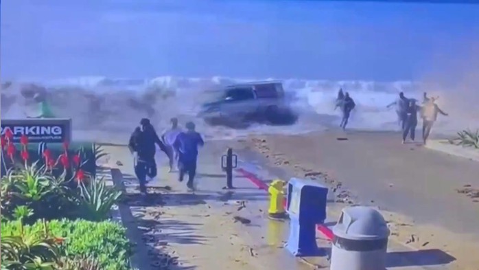 Mỹ: Vì sao California hứng sóng lớn 6-9 m liên tục nhiều ngày?- Ảnh 2. Mỹ: Vì sao California hứng sóng lớn 6-9 m liên tục nhiều ngày?- Ảnh 2.