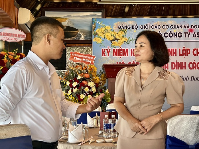 Dấu ấn của một chi bộ doanh nghiệp FDI đầu tiên tại Bình Dương
- Ảnh 1. Dấu ấn của một chi bộ doanh nghiệp FDI đầu tiên tại Bình Dương
- Ảnh 1.