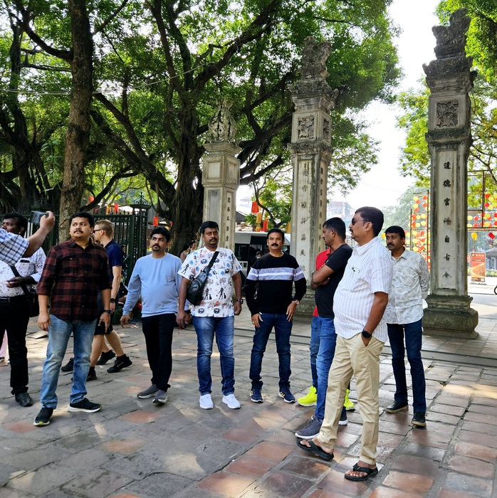 Khách quốc tế tham quan Hà NộiẢnh: Lam Giang Khách quốc tế tham quan Hà NộiẢnh: Lam Giang